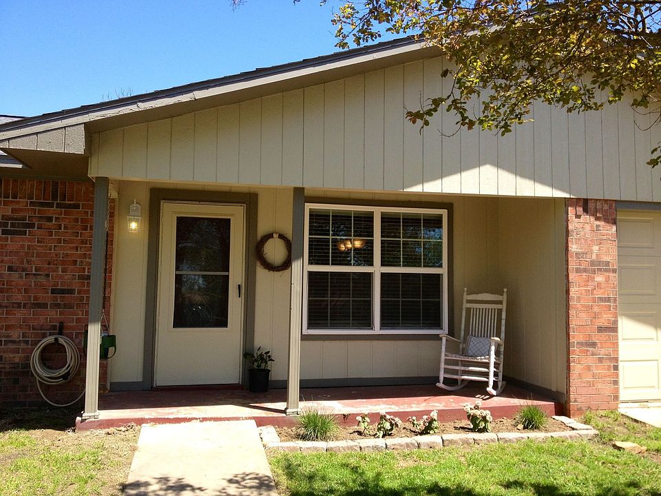 1st image of 1422 S Walker Dr