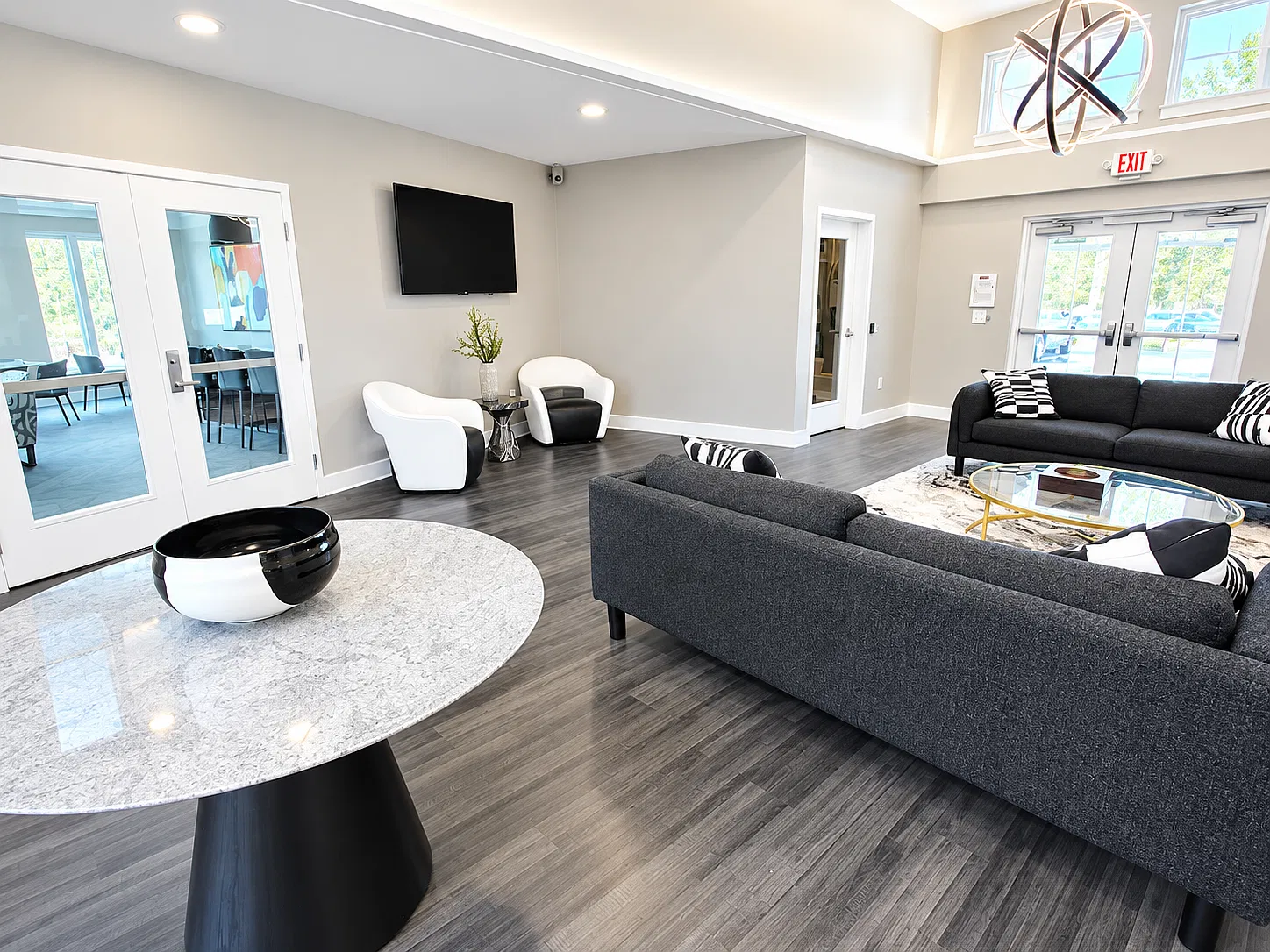 Waldorf Park Apartments — Photo 4