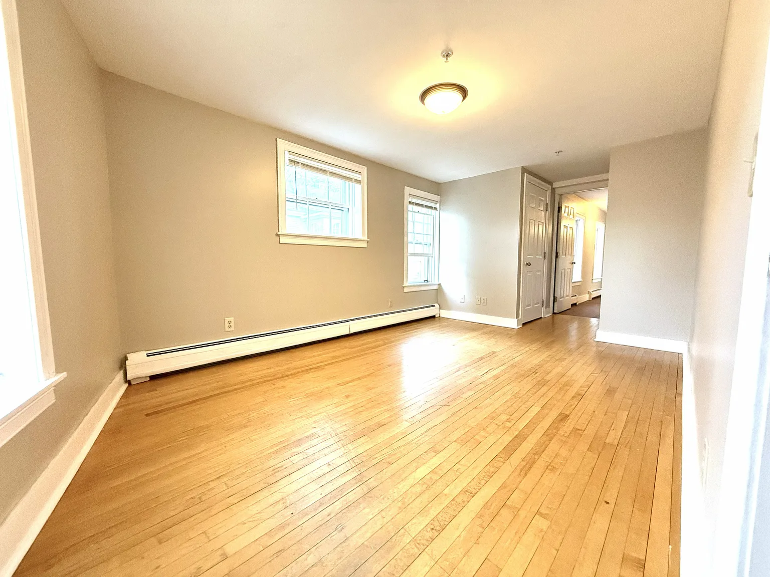 2 bed, 1034 sqft, $1,600 — Photo 4