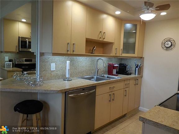 4th image of 4018 Oakridge A #4018