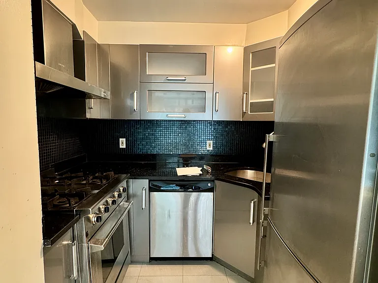 55 Hester St #2C — Photo 5