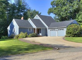 227 Oak Ridge Rd, Plaistow, NH 03865