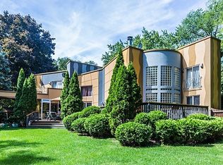 105 S School Ln, Prospect Heights, IL 60070