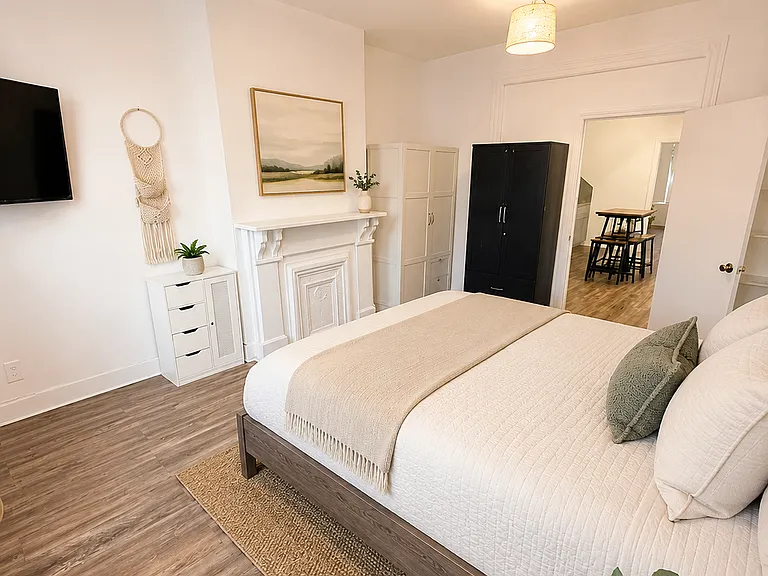 1136 Hancock St #3R — Photo 4