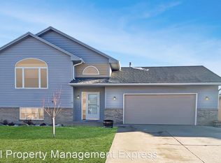 6604 S Mogen Ave, Sioux Falls, SD 57108