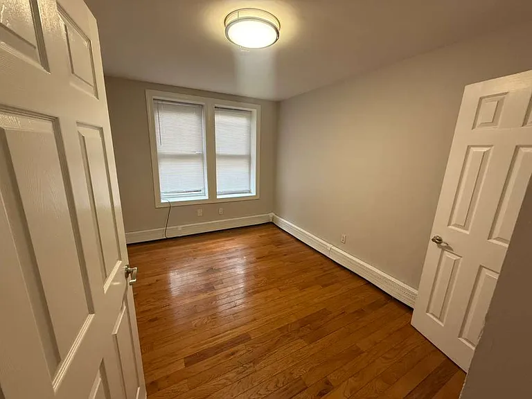 205 Monticello Ave #2E — Photo 4