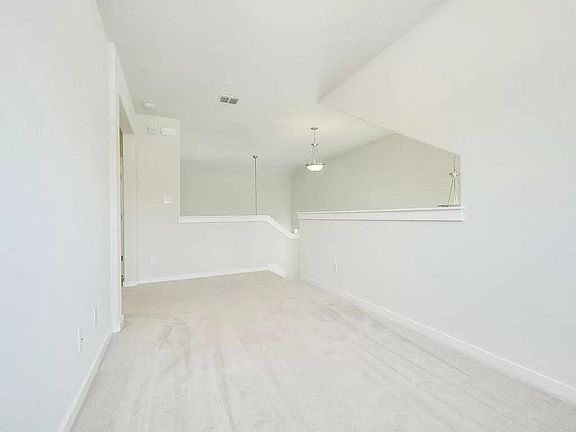 5th image of 2001 Faro Dr APT 28