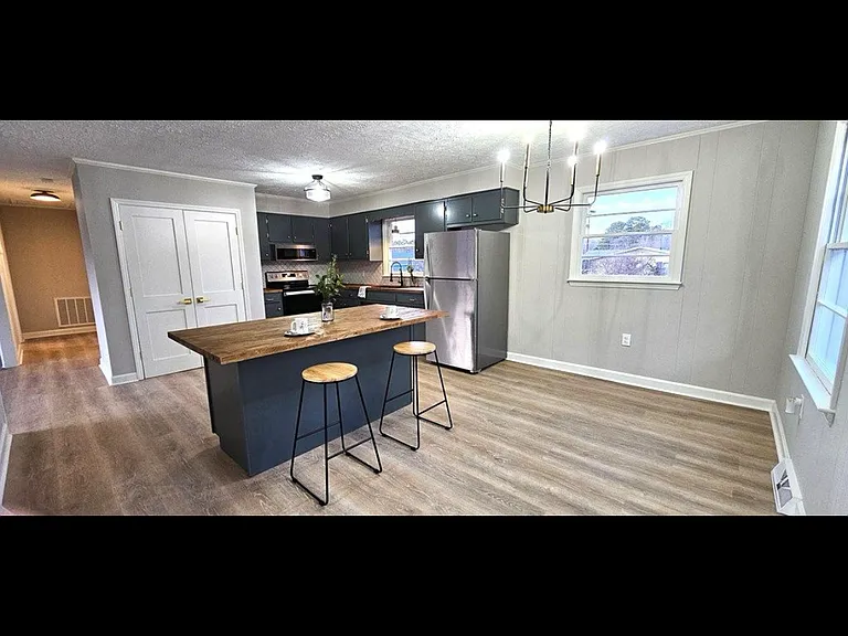 110 Franklin St — Photo 15