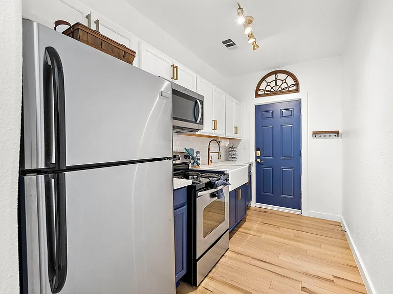 3901 Dallas St #D — Photo 7