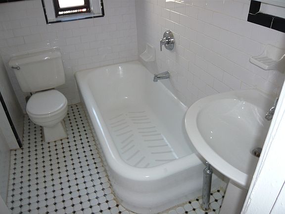3rd image of 4871 Broadway APT 6M