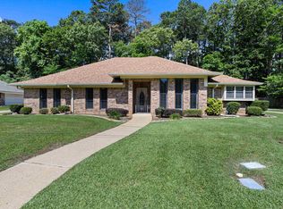 811 Pinegrove Ln, Longview, TX 75604