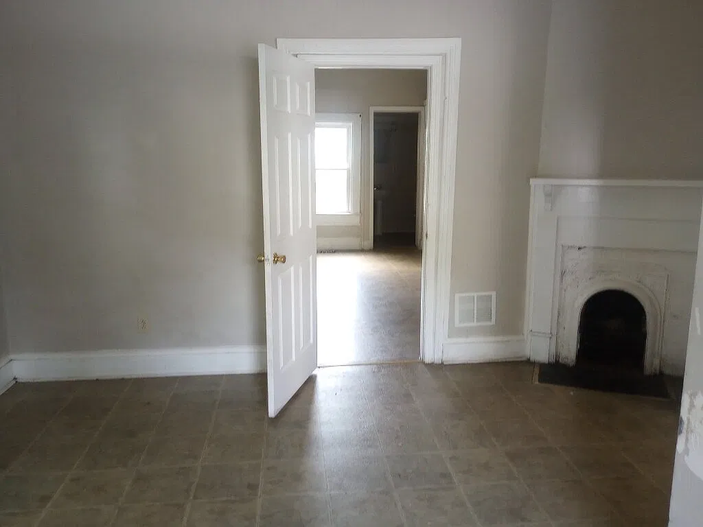 2 bed, 1.0 bath, 1000 sqft, $1,000 — Photo 4