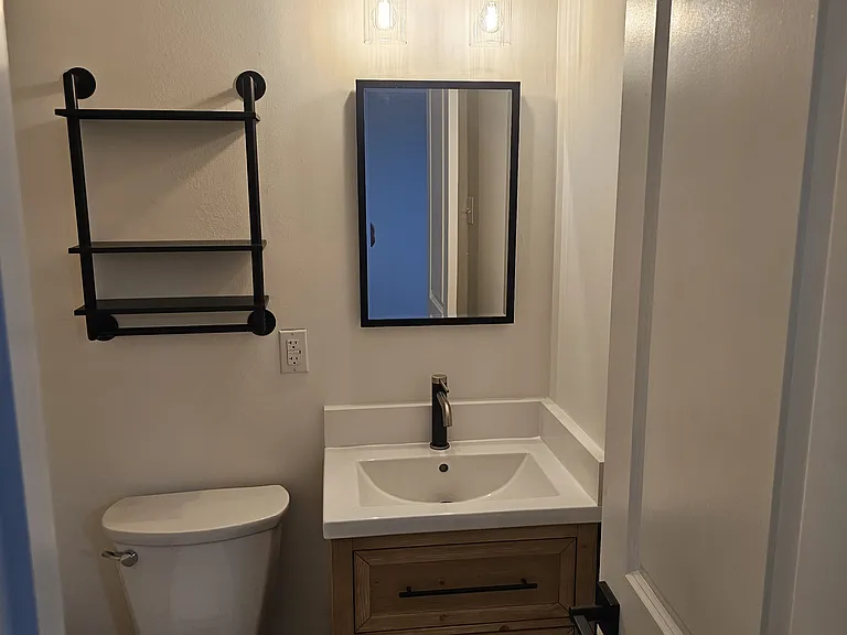 108 Beverly Dr — Photo 2