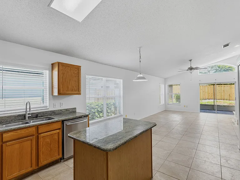 8026 Waldorf Ct — Photo 7