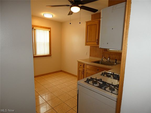 4th image of 21406 Gardenview Dr