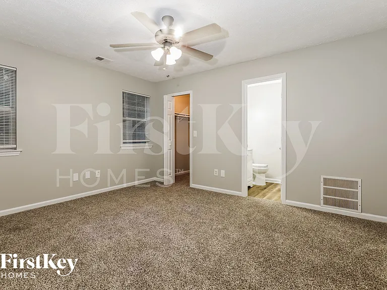 35 Peachtree Way — Photo 8