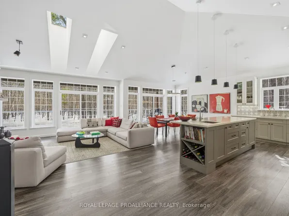 602 Elmbrook Rd, Prince Edward County, ON K0K 2T0