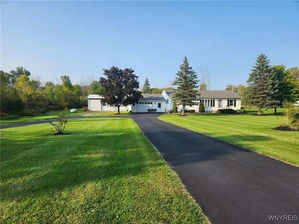 2631 Braley Rd, Ransomville, NY 14131