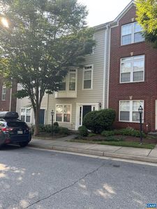 907 Bing Ln, Charlottesville, VA, 22903