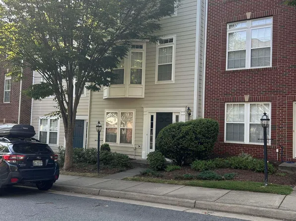 907 Bing Ln, Charlottesville, VA 22903