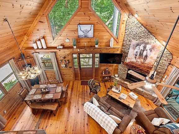 2nd image of 35 Wunder Bear Rdg