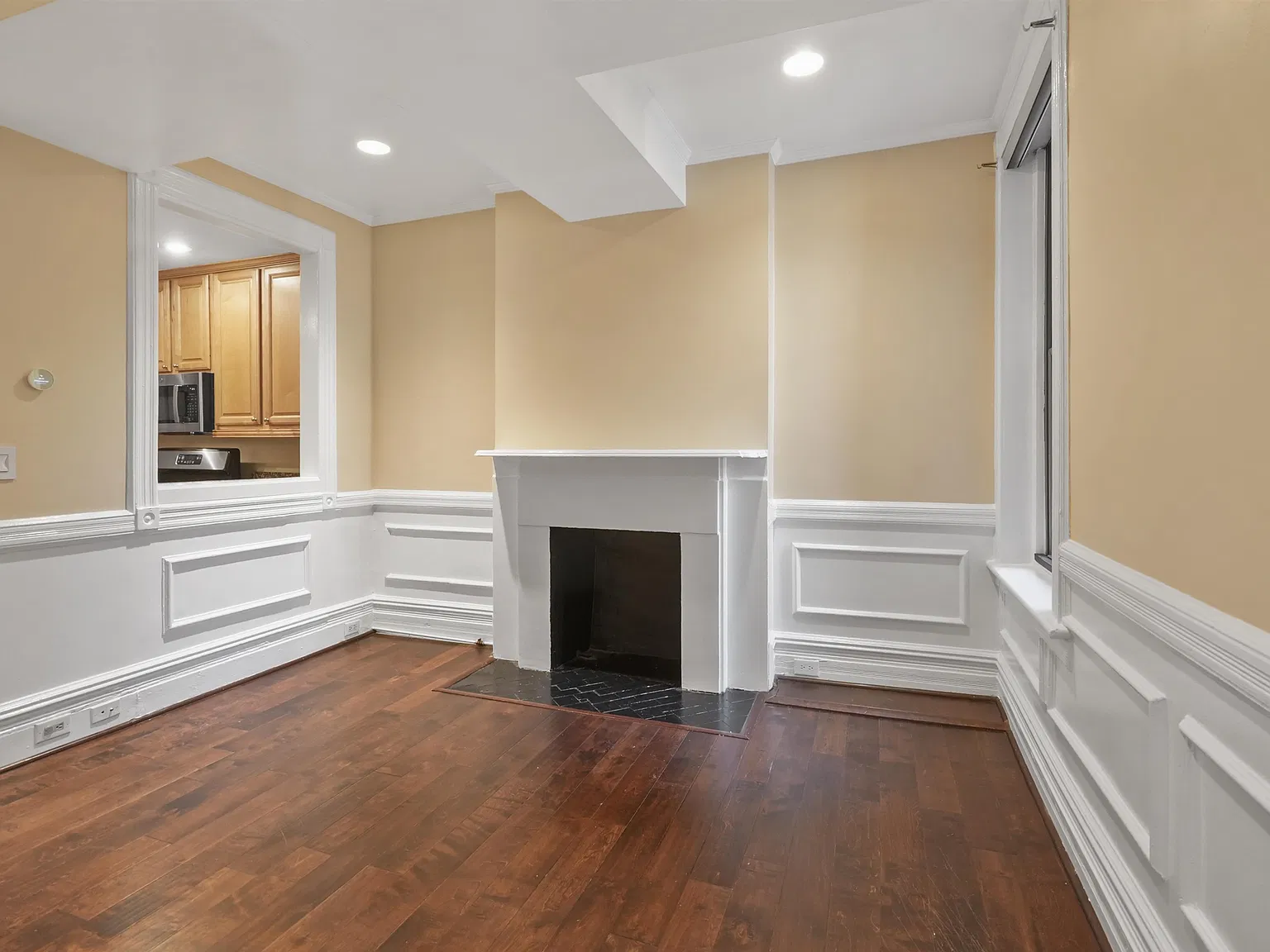 2 bed, 1.0 bath, 750 sqft, $4,000 — Photo 1