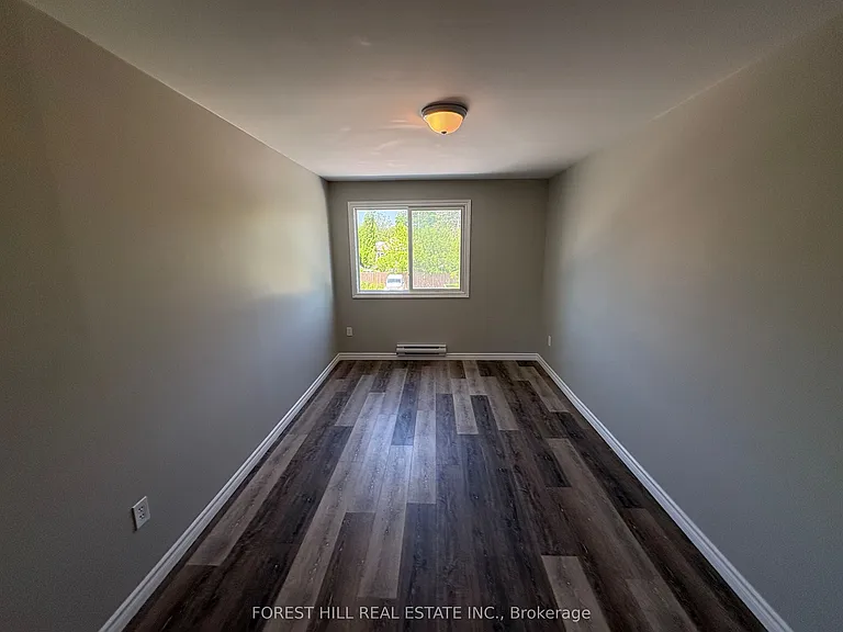130 King St E #8 — Photo 7