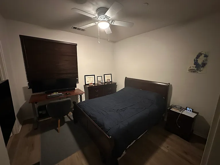 315 Royal Gln — Photo 8