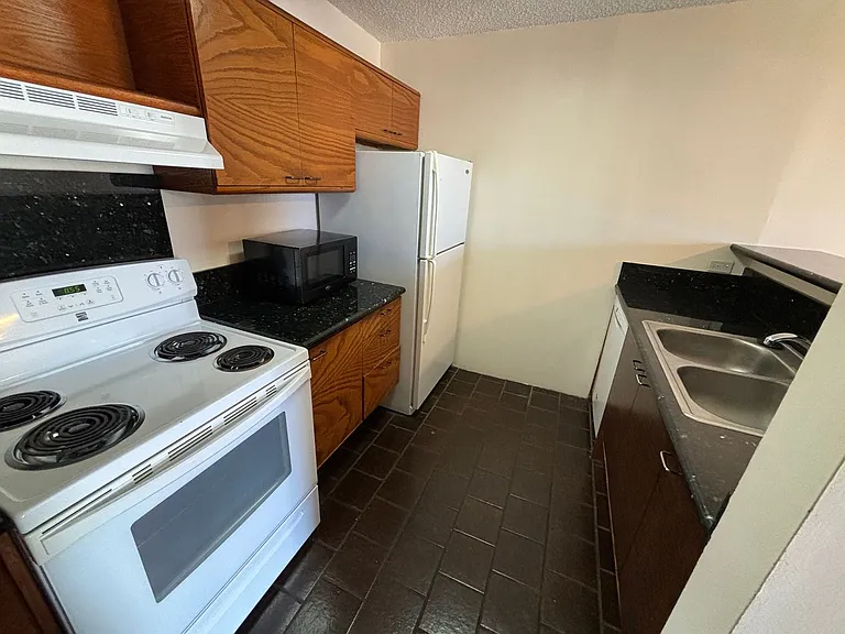 60 N Beretania St #2009 — Photo 17