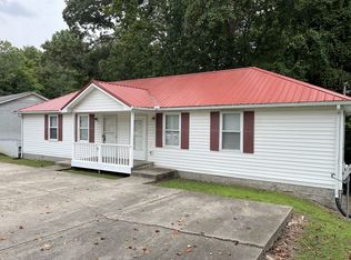 136 N Poole St, Ashland City, TN 37015