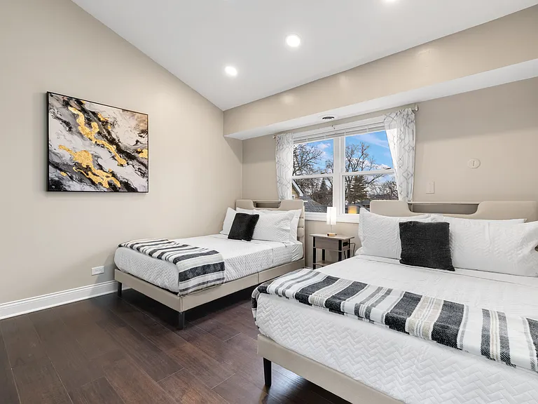 424 W Avery St — Photo 29