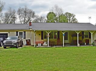 940 Cobhill Rd, Irvine, KY 40336