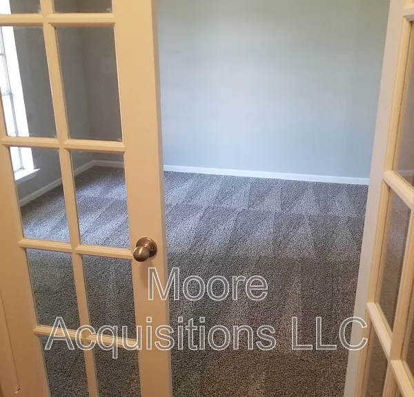 1833 Skyline Dr — Photo 12