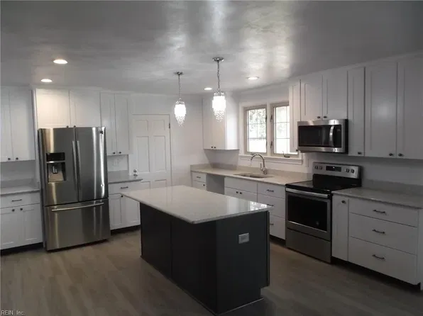 1040 Patrick Henry Way, Virginia Beach, VA 23455