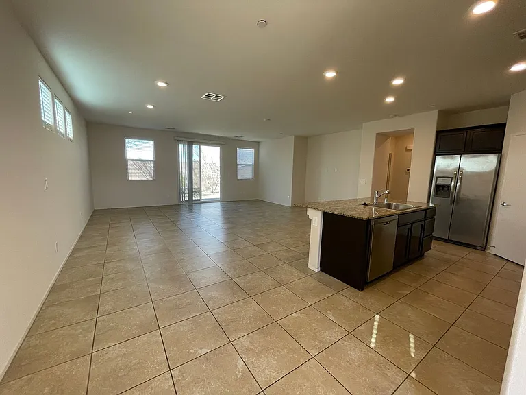 2124 Del Aqua Ave — Photo 8
