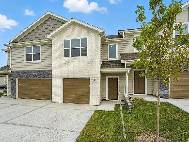 Barry West Townhomes — Photo 41