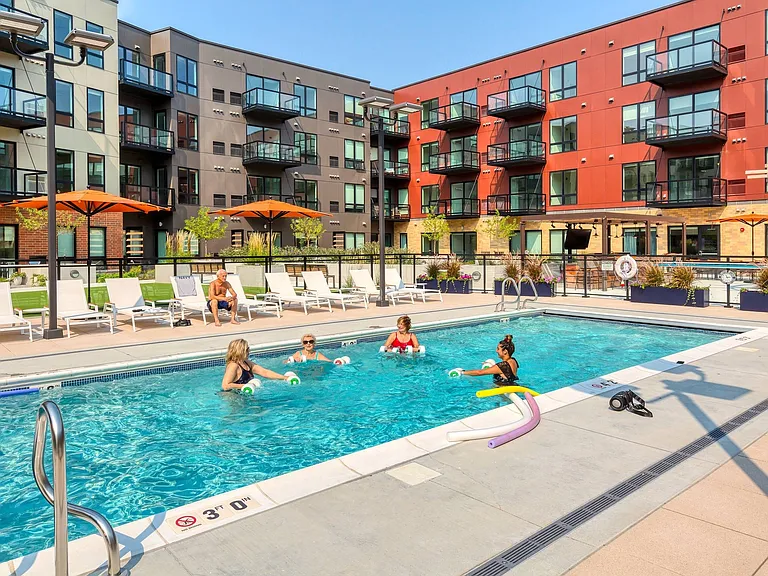 Avidor Glenview 55+ Active Adult Apartment Homes — Photo 9