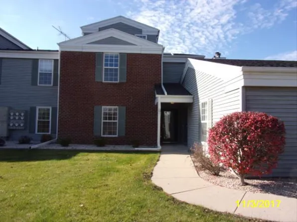 N17W26840 E Fieldhack Dr, Pewaukee, WI 53072