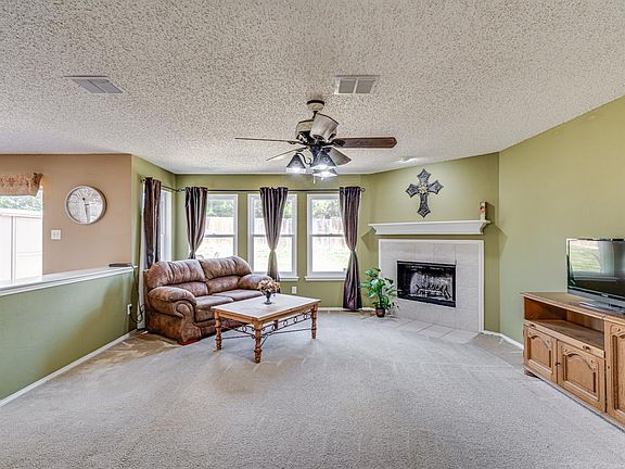 4th image of 7111 Lake Hawkins Dr