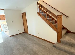 19 Edgewood Ln, Hartland, VT 05048