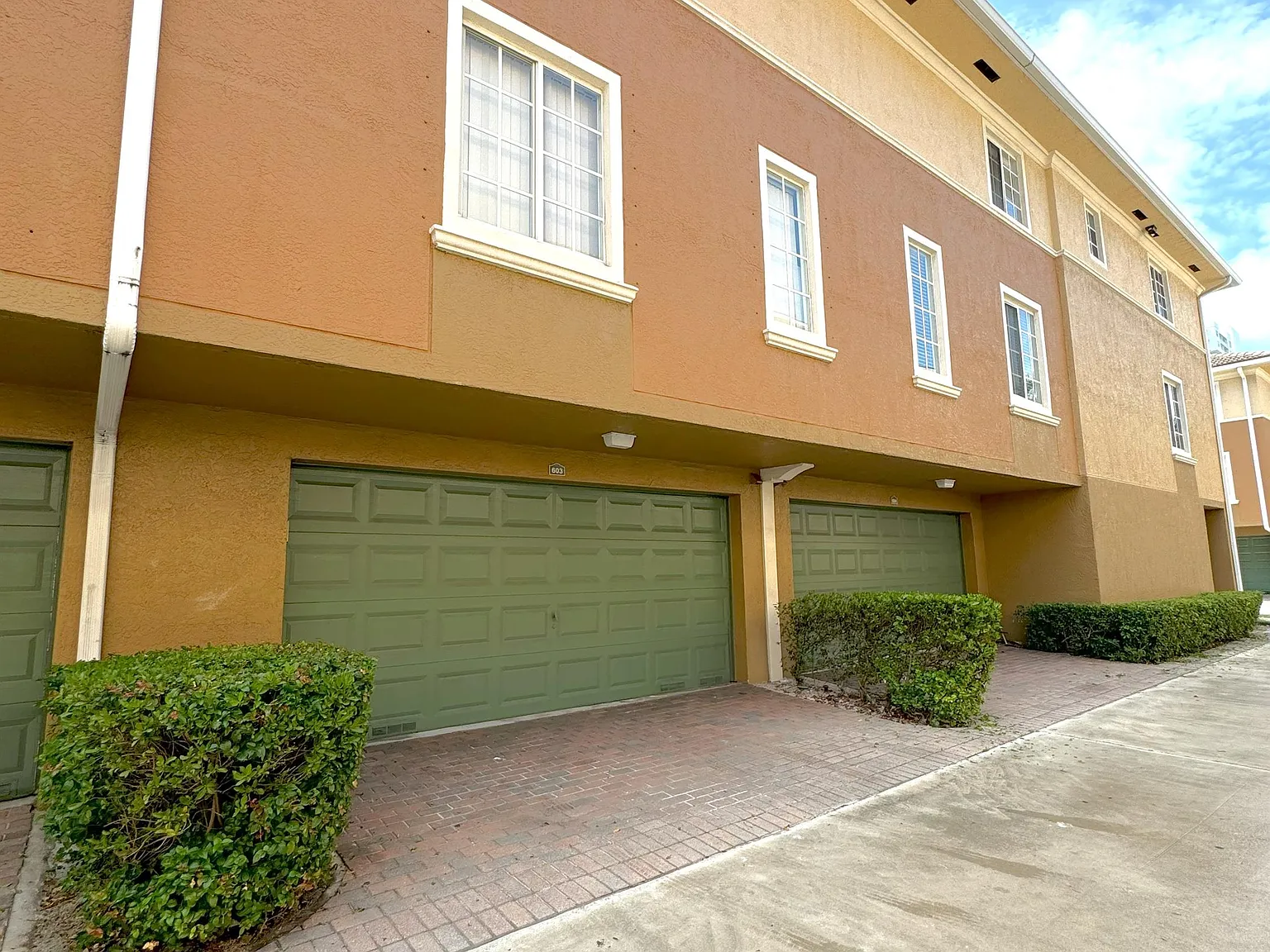 Aventi 2831 Northeast 185th Street - 603 — Photo 1