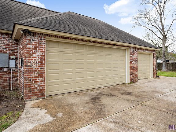 2nd image of 18155 Bellingrath Lakes Ave