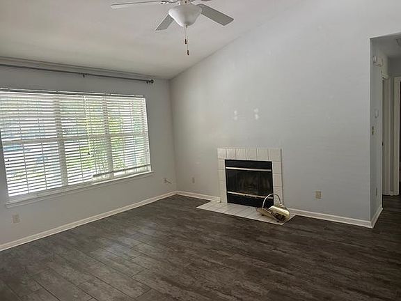 3rd image of 90 Mulberry Cir
