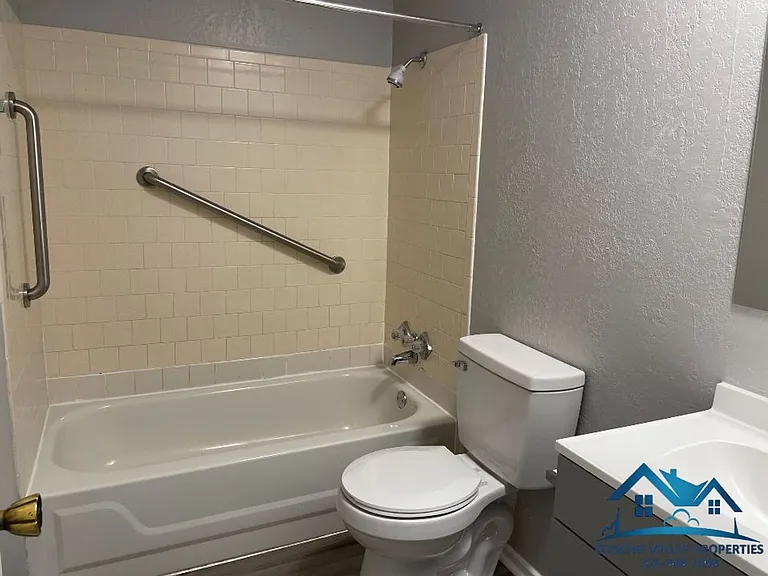 116 Hidalgo St — Photo 13