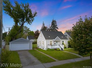 13631 Kingston Ave, Oak Park, MI 48237