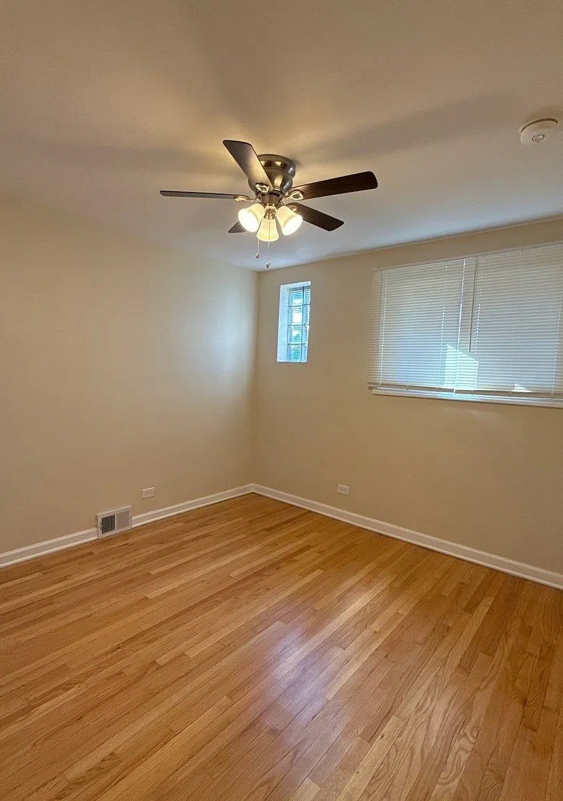 14425 S Wentworth Ave — Photo 3