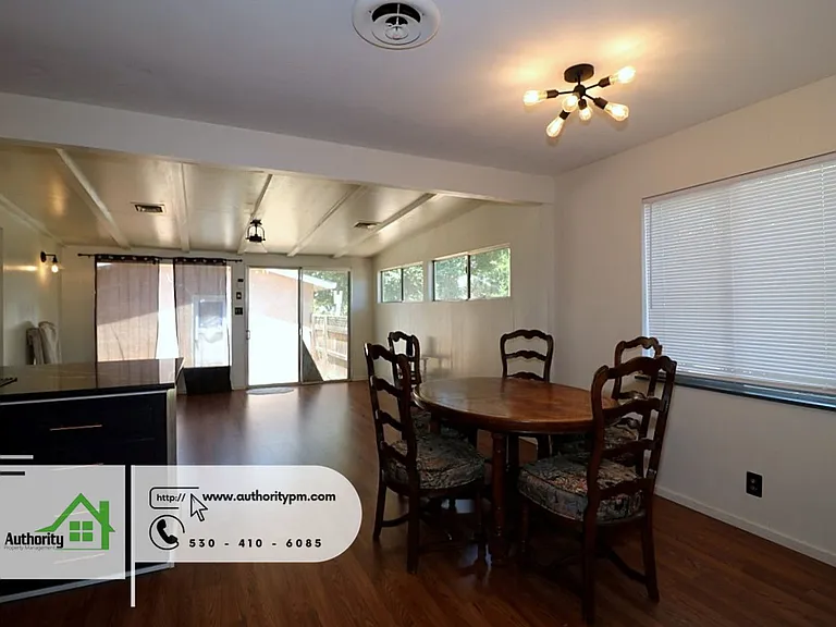 1848 Shady Ln — Photo 9