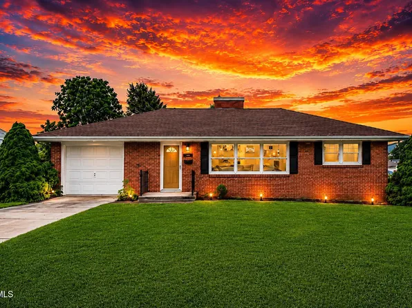 916 Mimosa Dr, Kingsport, TN 37660
