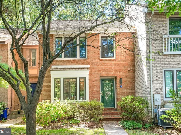 2028 Swans Neck Way, Reston, VA 20191