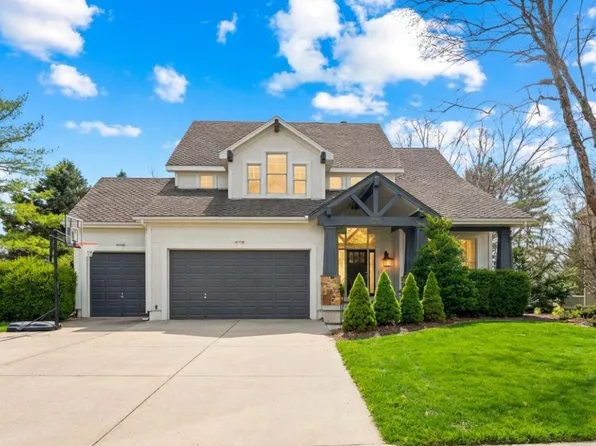 15088 Sherwood St, Leawood, KS 66224